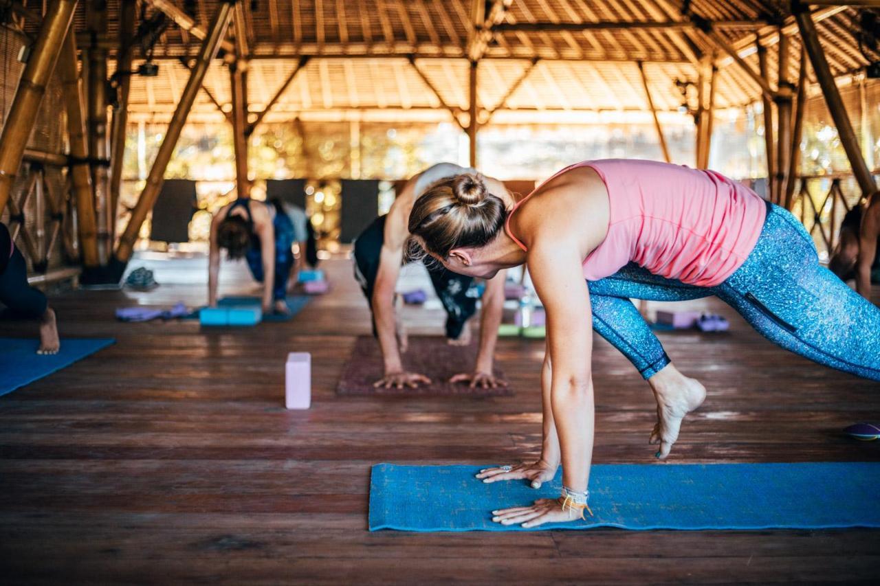 Flowers & Fire Yoga Garden ギリ・アイル エクステリア 写真